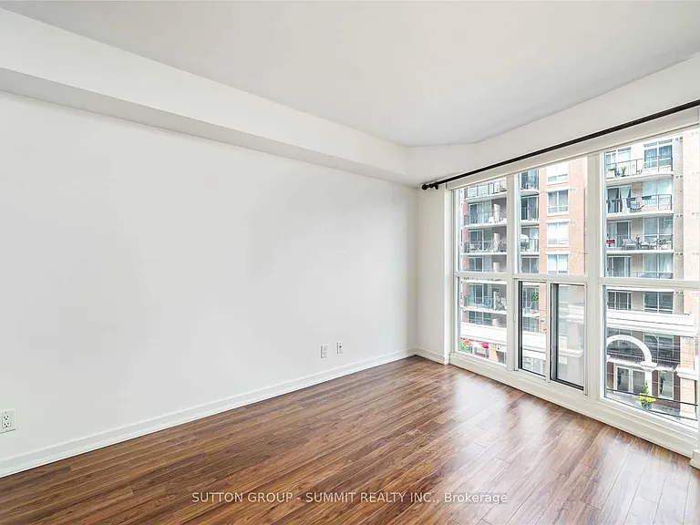 1005 King St W #416 — Photo 18