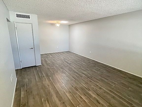 Living room toward DR