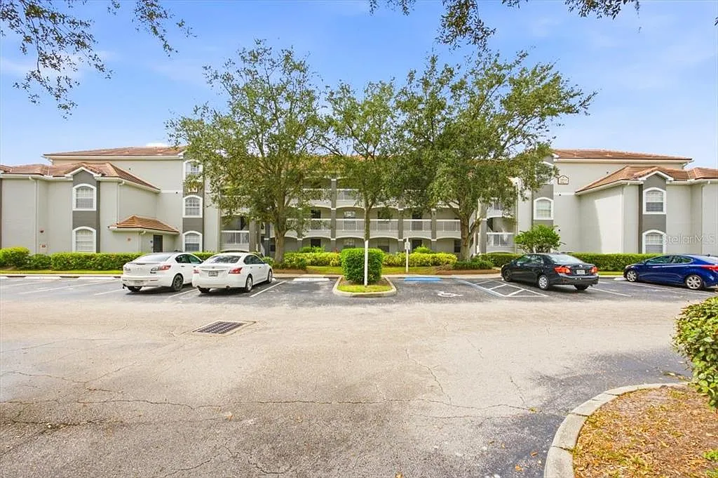 1 bed, 1.0 bath, 861 sqft, $1,400 — Photo 1