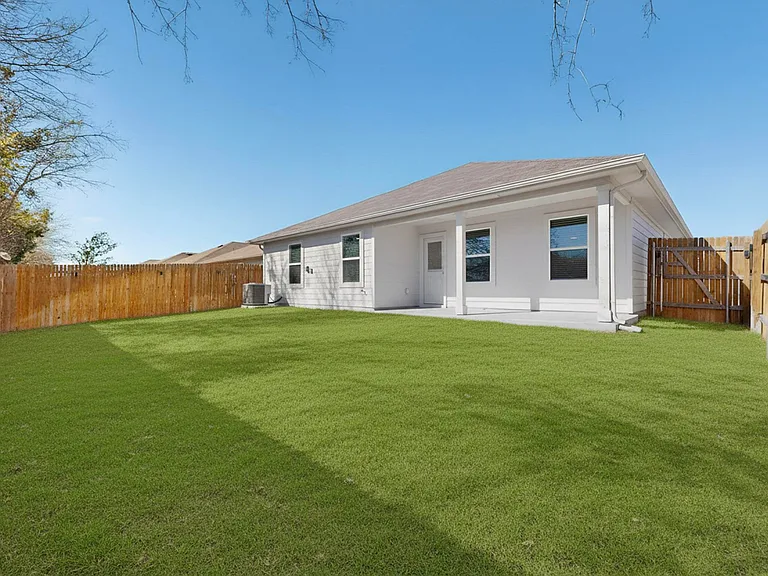 218 Sickle Loop — Photo 29
