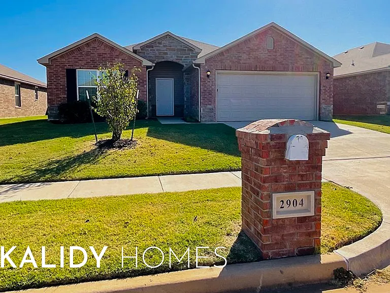 2904 Cider Mill Ln — Photo 1