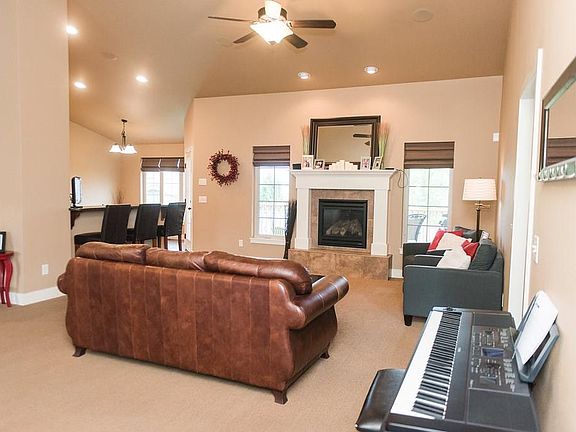 2nd image of 3734 Parkhill Dr