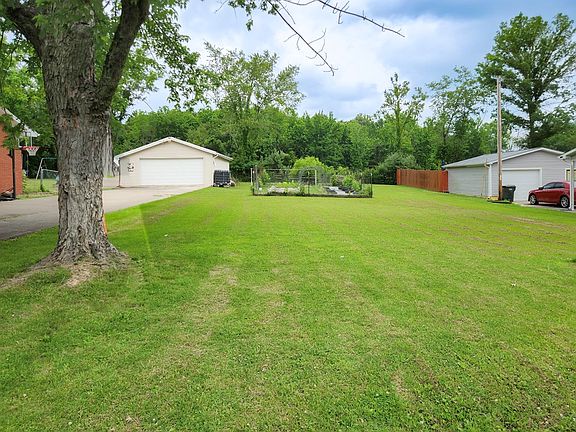 5th image of 1014 Plainview Dr