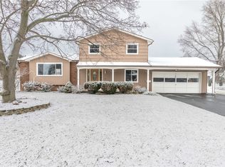 44 Medallion Dr, Rochester, NY 14626