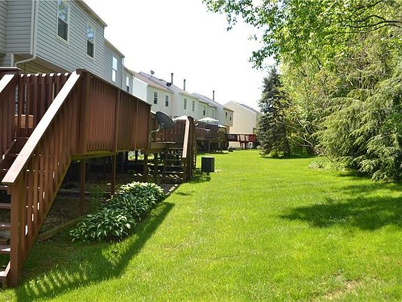 3rd image of 268 Clearbrook Ct