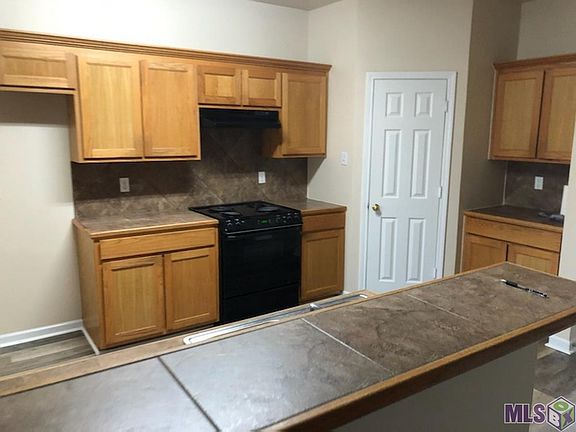 5th image of 26420 Maplewood Dr