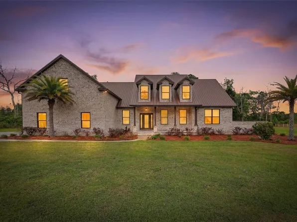 211 Sanford Dr, Waverly, GA 31565