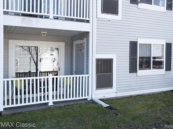 3rd image of 1155 S Lake Dr Unit 57