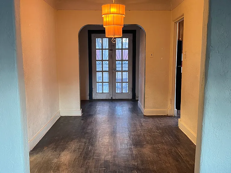 140 Girard Blvd NE — Photo 8