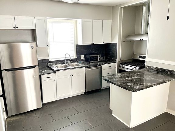 5th image of 1020 N Jefferson St APT C