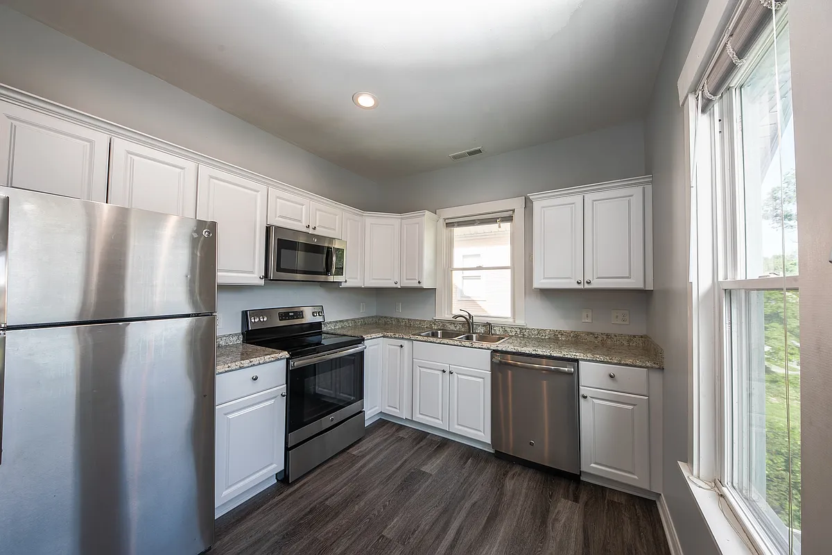 Kitchen - 2021 Hudson Ave #2