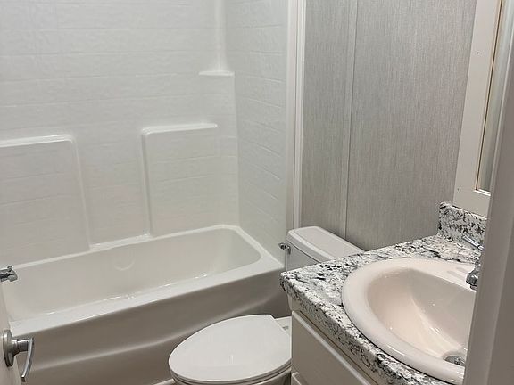 5th image of 111 Truxton Ave #C