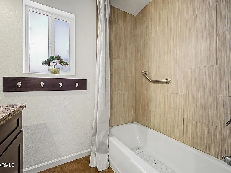29 E Foothill Dr — Photo 18