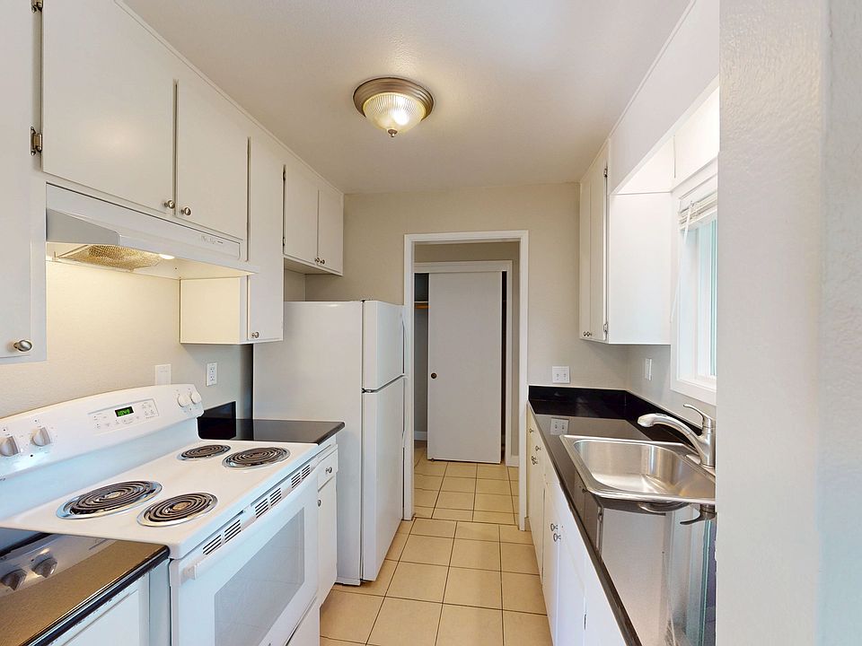 1st image of 348 Robinson St #34