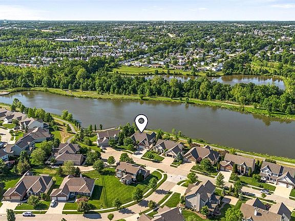 3rd image of 119 Riparian Ct