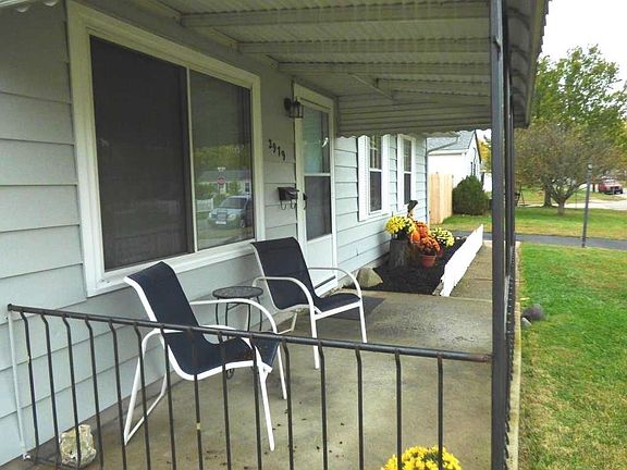 3rd image of 2979 Hyannis Dr