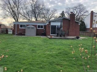 30229 Gruenburg Dr, Warren, MI 48092