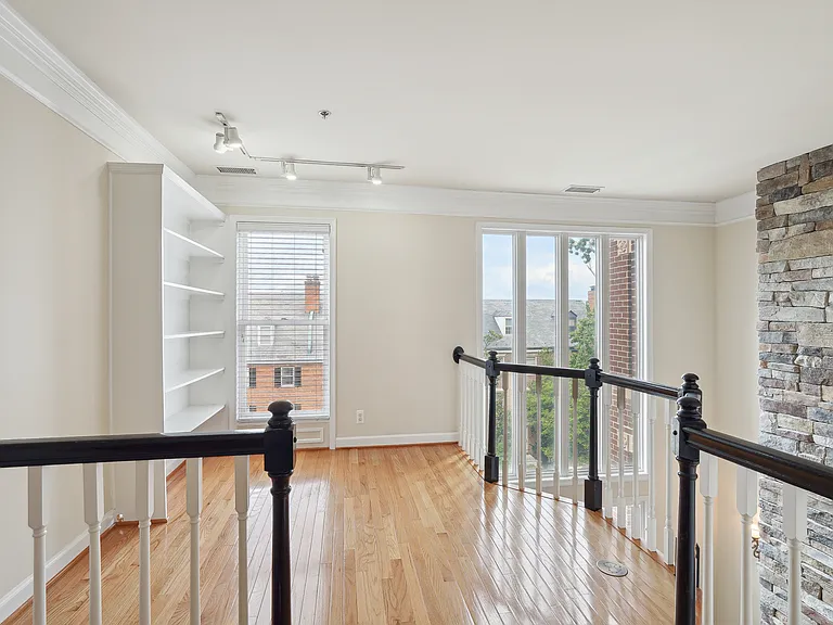 158 N Union St #Townhouse 158 — Photo 8