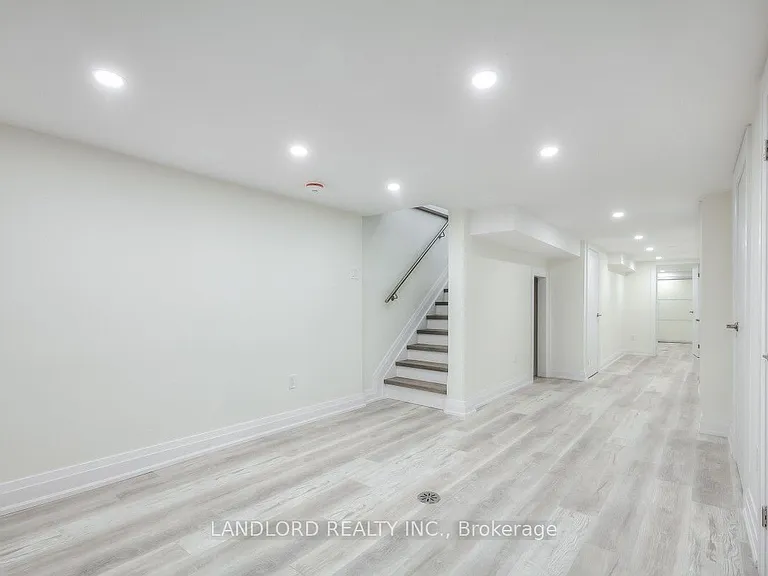 100 Massey St #MAIN BSMT — Photo 13