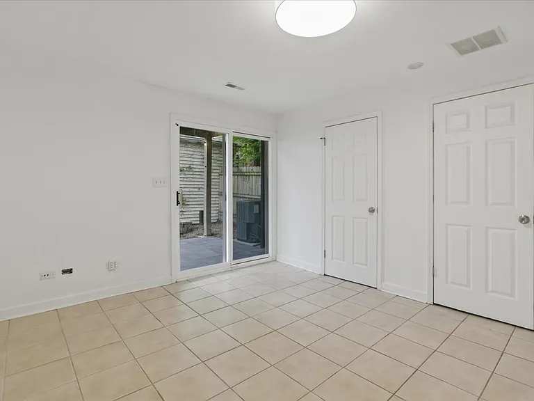 745 N Wood St #TOWNHOUSE — Photo 5