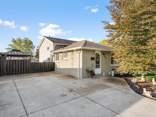 15 Ventnor Ave, Amherstburg, ON N9V 3J4