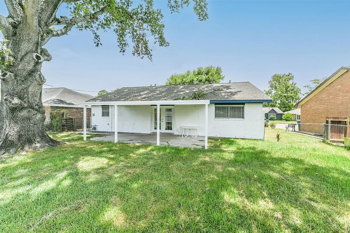 Building Photo - 5514 Vickita Dr