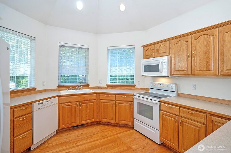 4th image of 8058 SE Halfmoon Lane