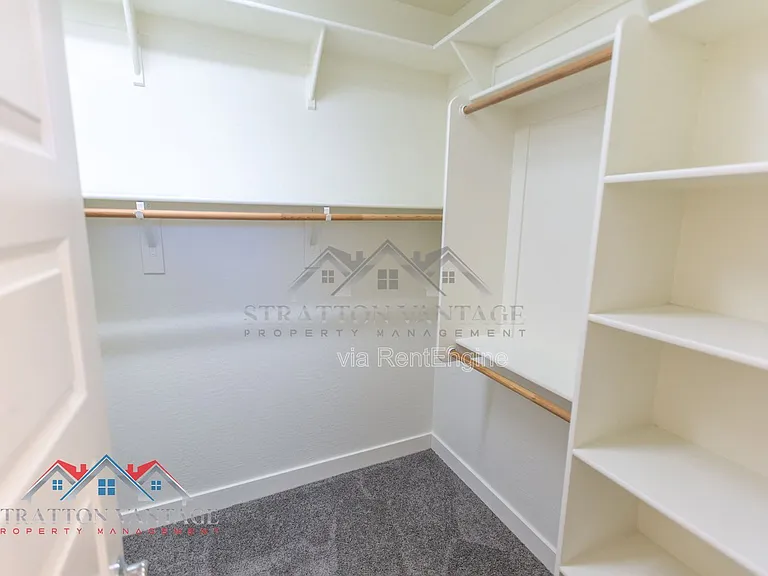 16264 W Canterbury Dr — Photo 42