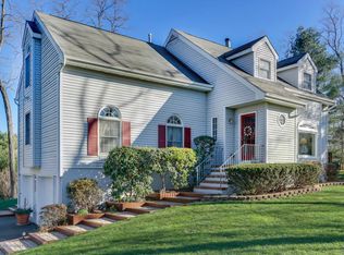 387 E Freehold Rd, Freehold, NJ 07728