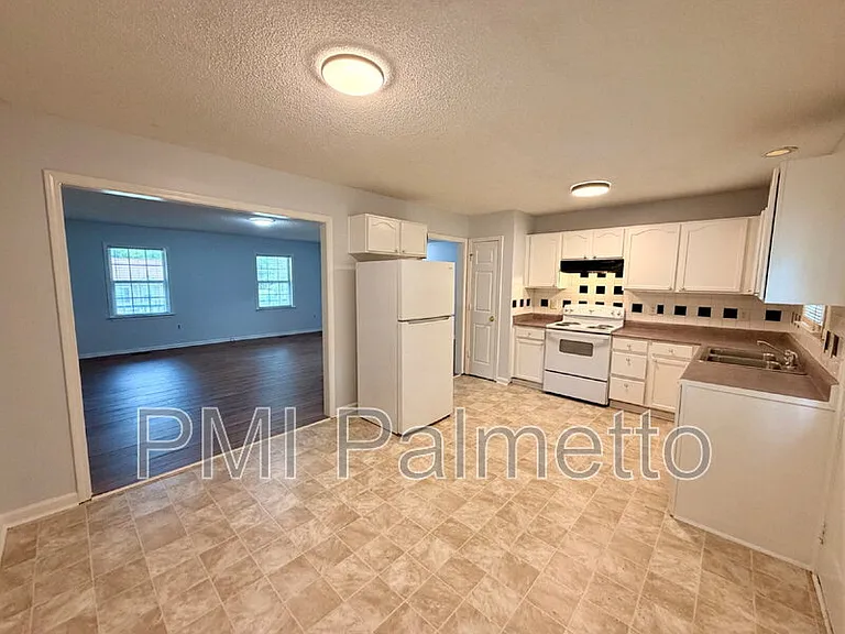 119 Chatham Cir — Photo 7