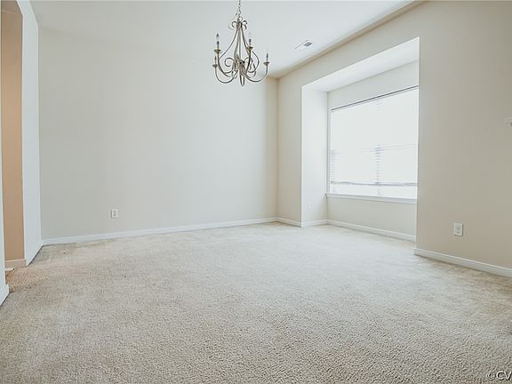 5th image of 3817 Eagle Dr