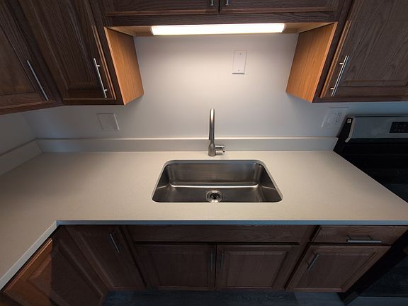 3rd image of 17719 Park Blvd APT 2E