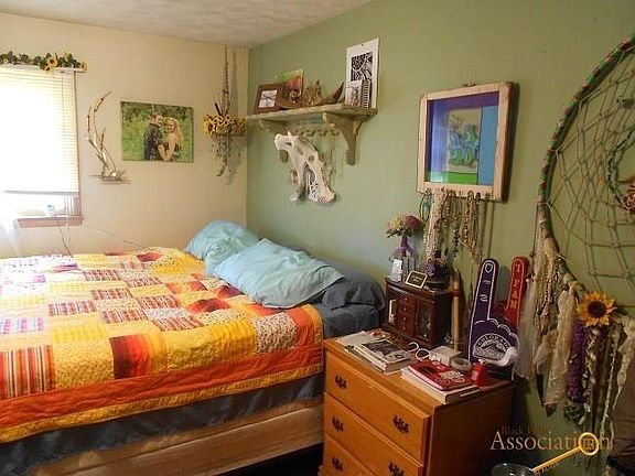 4th image of 409 Kingsbury St
