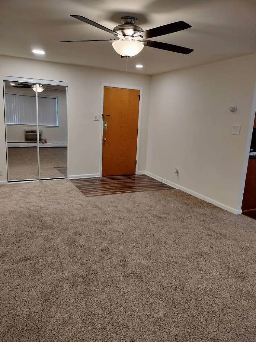 2 bed, 931 sqft, $1,825 — Photo 4