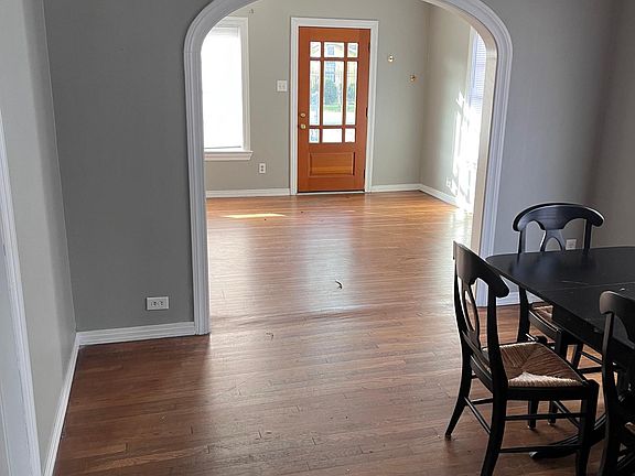 2nd image of 1015 Dorchester St