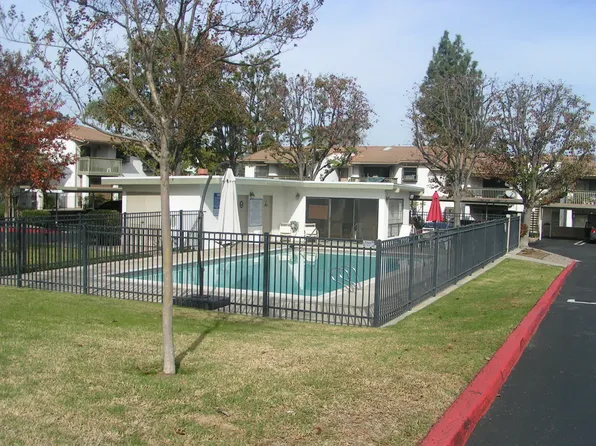 440 Citracado Pkwy Unit 30, Escondido, CA 92025