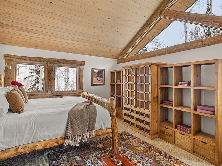 818 Faraway Rd — Photo 15