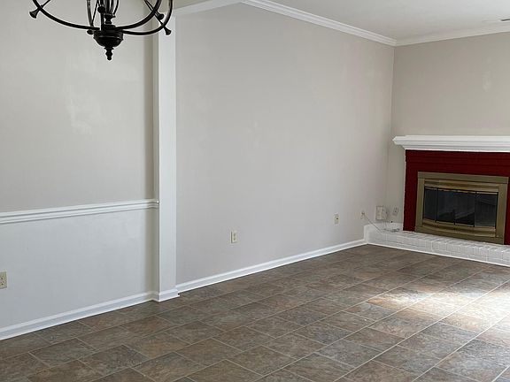 5th image of 418 Greenview Dr