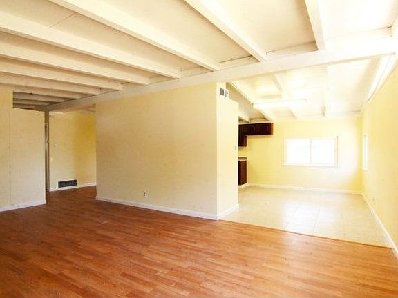 2nd image of 1403 Hurlingham Way