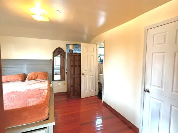 122-14 25th Avenue image 5 of 11