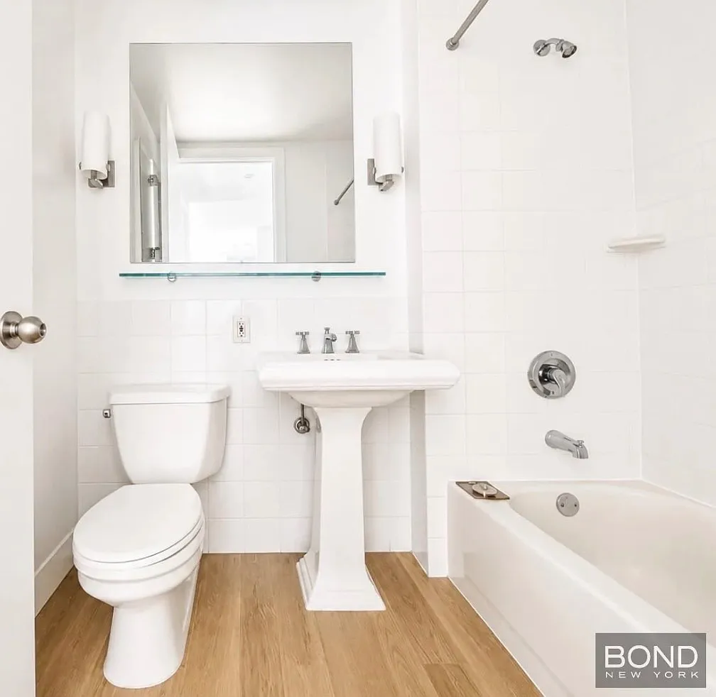 303 West 21st Street — Photo 4