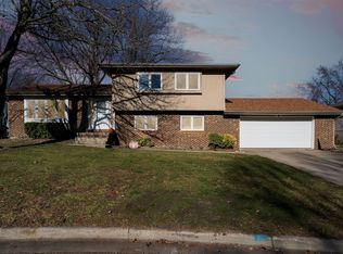 1714 Ebel Dr, Normal, IL 61761