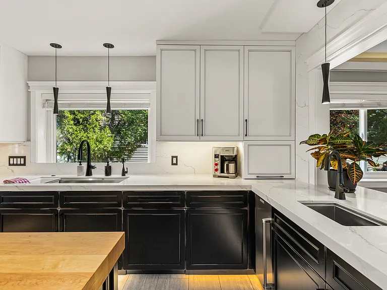 Ample Countertop Space | 2 Sinks | Coffeemaker