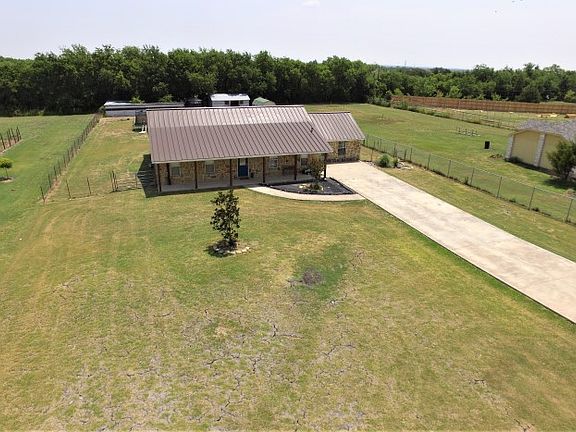 2nd image of 205 Willow Creek Ln