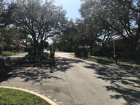 4th image of 7410 NW 68th Way