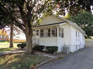 1813 Dearborn St, Crest Hill, IL 60403