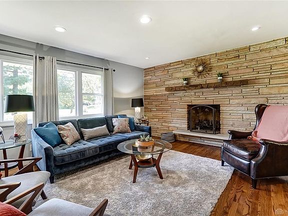 2nd image of 3332 Fair Oaks Dr