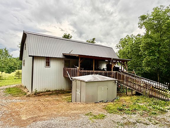 5th image of 915 Oscar Morgan Rd