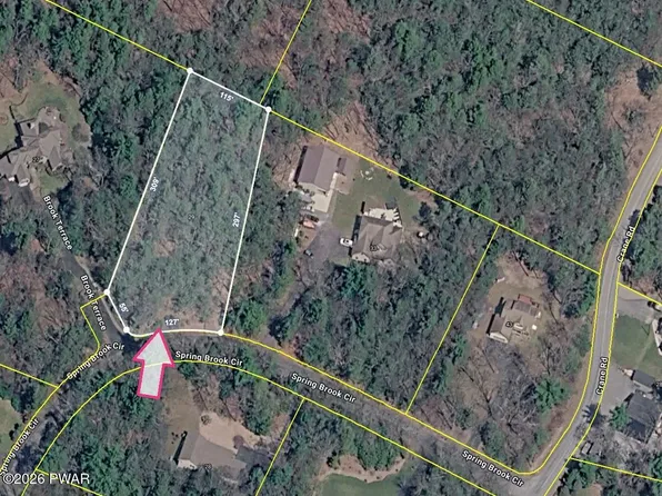29 Spring Brook Cir, Lakeville, PA 18438