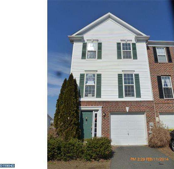 1st image of 15 Crenshaw Ct